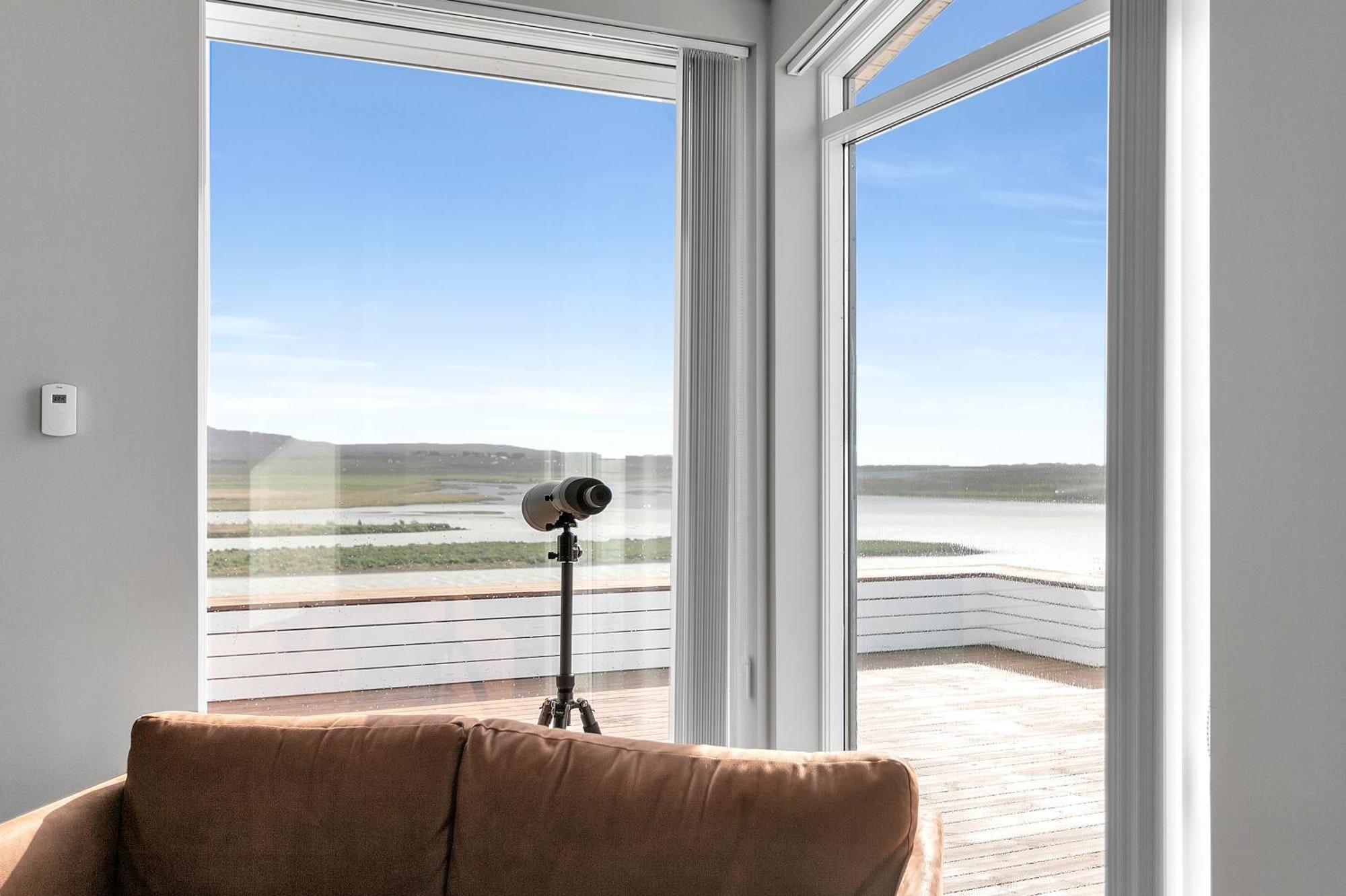 Luxury Villa With River View Laugaras Eksteriør billede